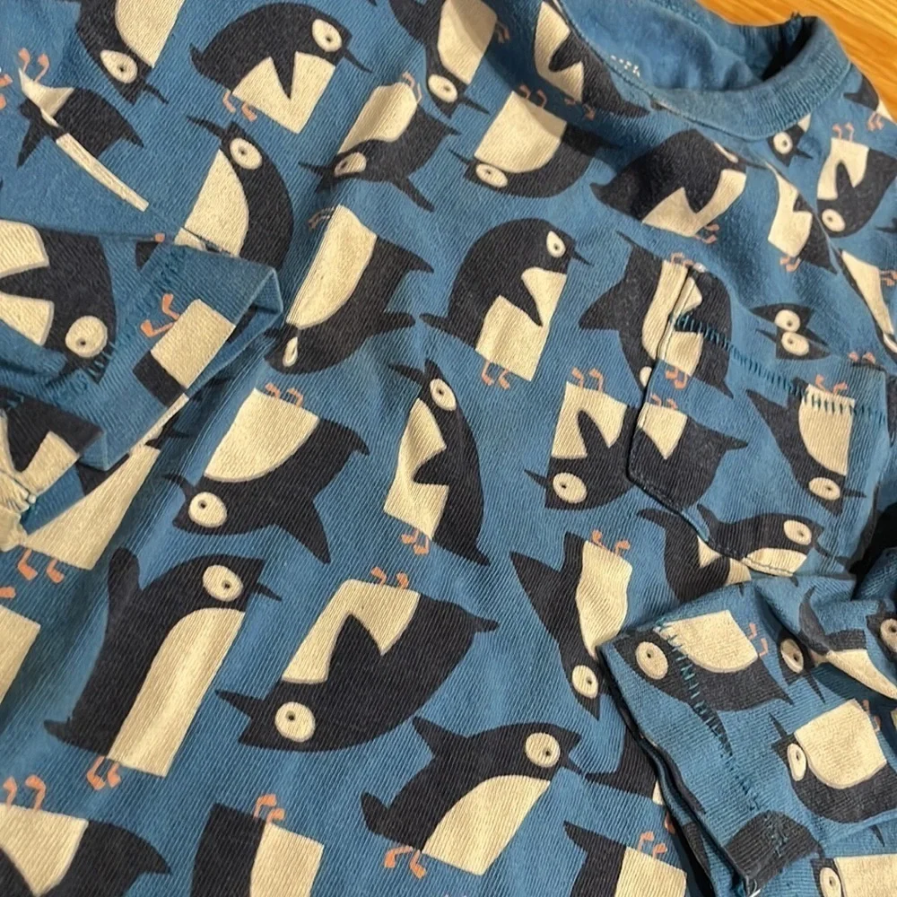 Some wear as noted Baby GAP size 4 top - Picture 3 of 3